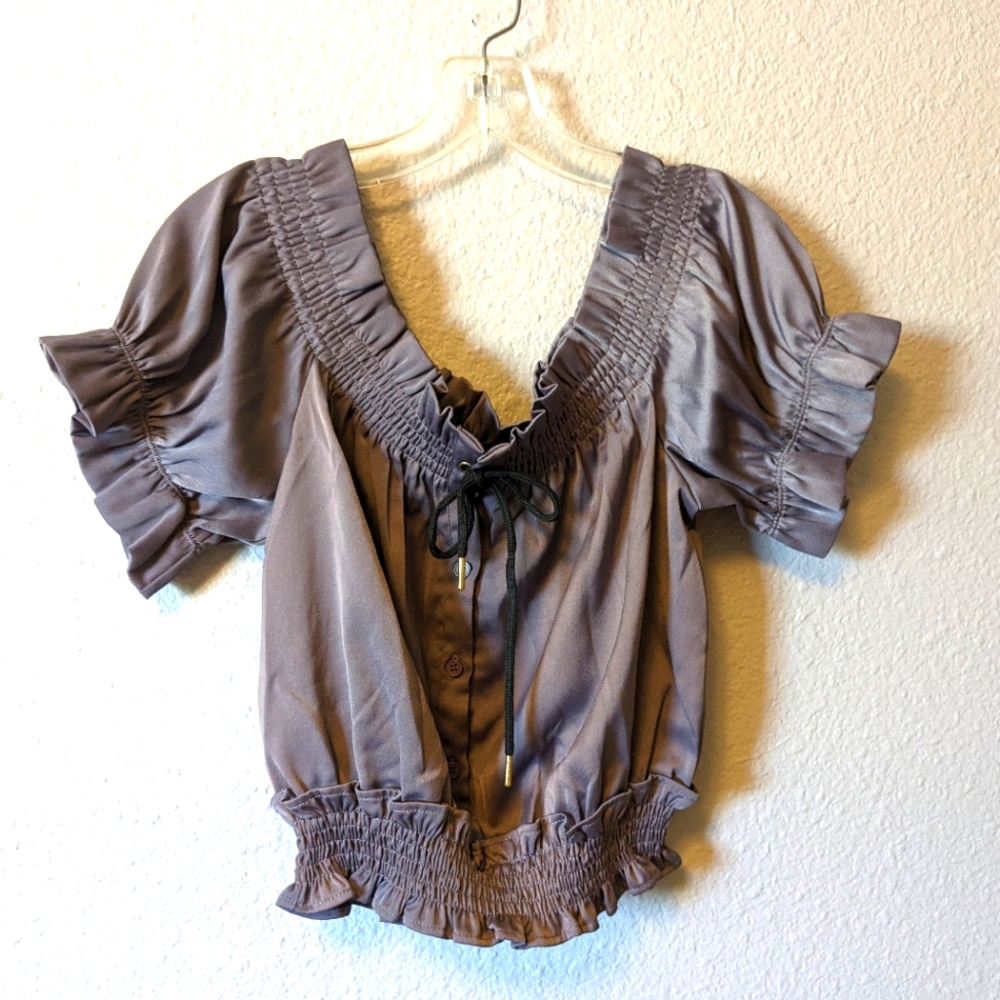 NEW Romeo and Juliet Couture Off the Shoulder Top Crop Style Blouse Sz. L